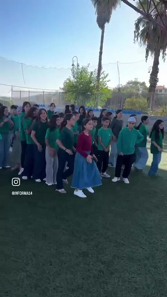 طلاب المدرسة بفعالية دراجات العصير